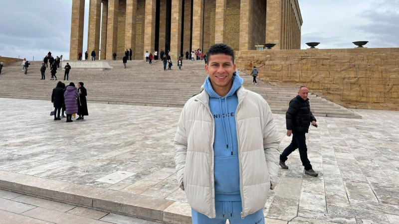 Giresunsporlu Perez, ailesiyle birlikte Anıtkabir’i ziyaret etti